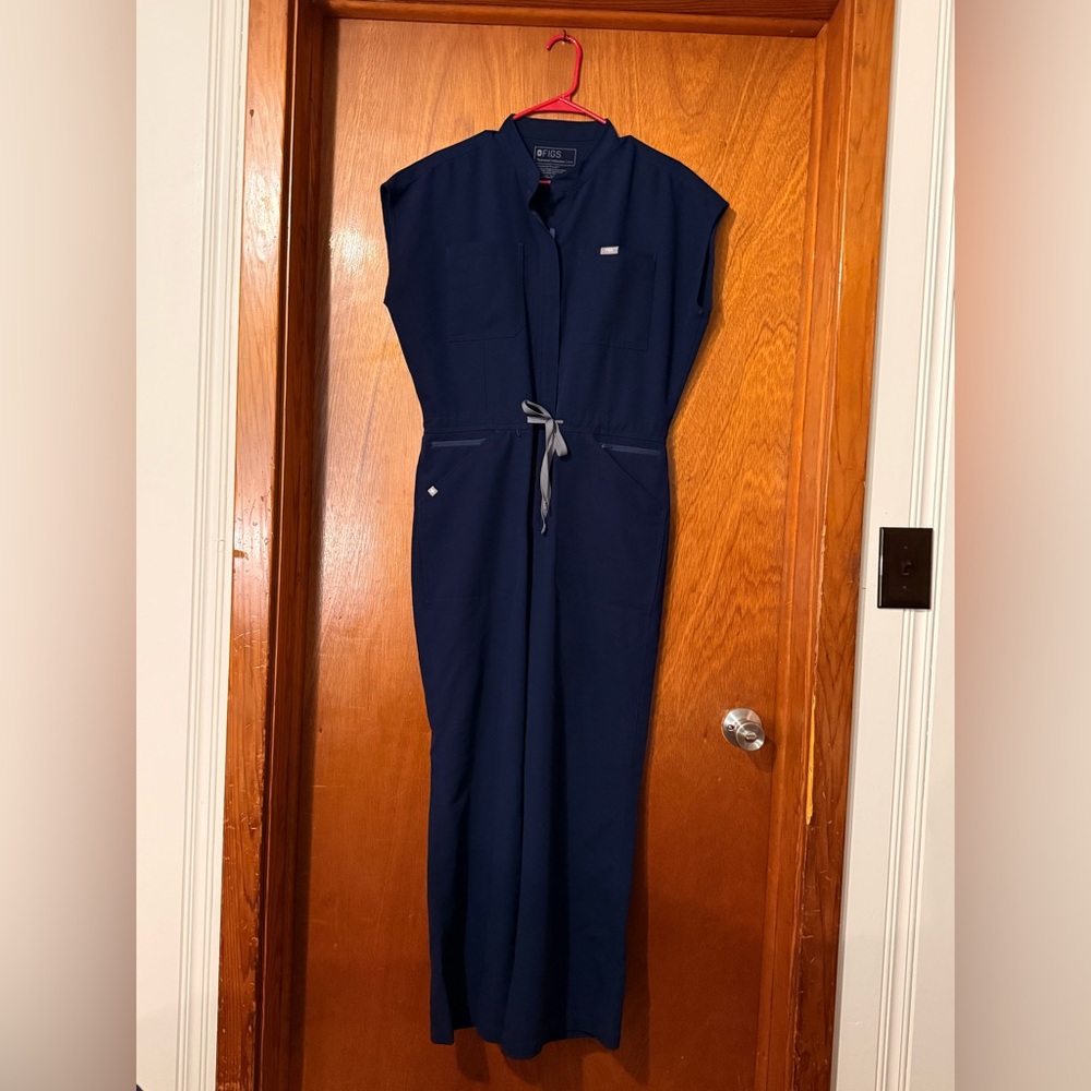Rafaela Cargo Wide Leg Navy Scrub Jumpsuit size Medium Petite
